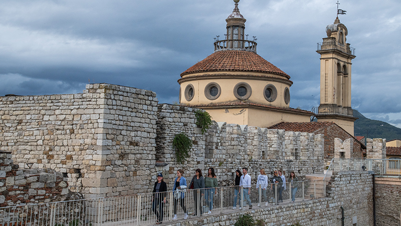 Prof. Jamie Slenker leads her students on a tour of Castello dell'Imperatore in Prato.