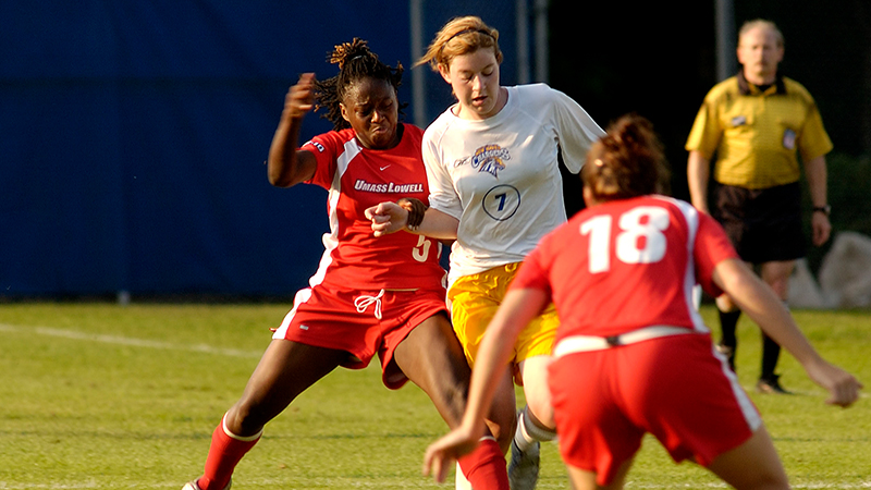 Selina Moylan O’Toole ’10, ’14 M.S. up against UMass Lowell.