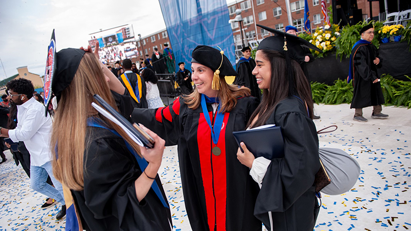 Ashanti Truelsen '23, '24 MBA (right)