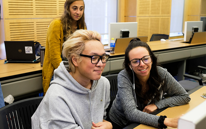 Students in the Laurel Vlock Convergent Media Center