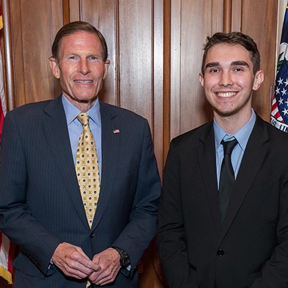 Andrew Colford ’22 and U.S. Senator Richard Blumenthal.