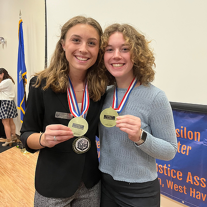 Olivia Hall ’25 with Madeline Hall ’27