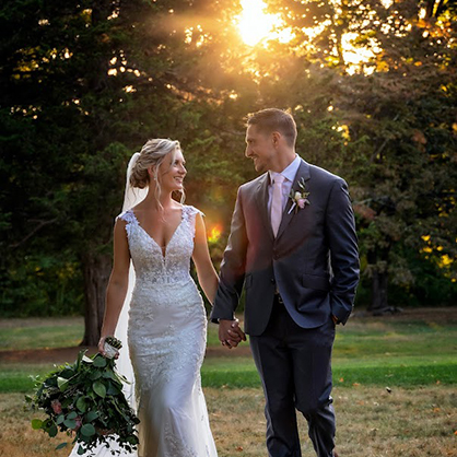 Jackie ’20 and Ryan DeVore ’19 MBA on their wedding day.