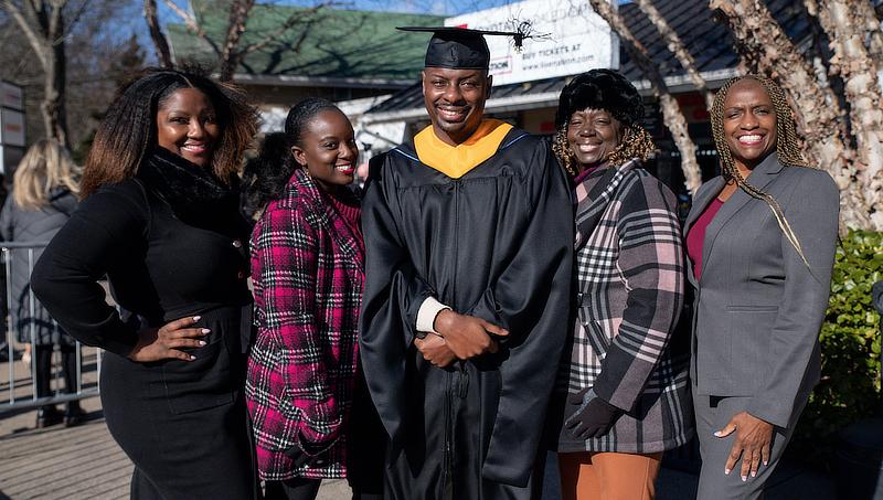 Members of the University's Class of 2022