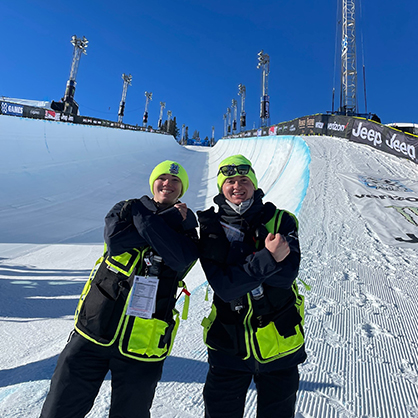 Image of Josie Schmidt ’22 and Nic Demichele ’22.