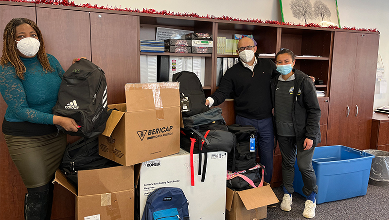 Gabriela Garcia-Perez ’24 (right) and her fellow volunteers.