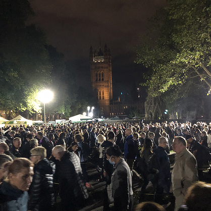 Brennig Johnson ’26 and Noah Iott ’25 were among the many people who came to London while Queen Elizabeth II was lying in state.